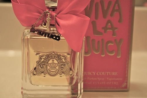 fashion_juicy_couture_make_up_perfume_viva_la_juicy_Favim_com_202368.jpg