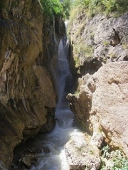250px-Gol-Akhoor_waterfall.JPG
