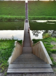 پلکان‌های پل نامرئی Moses  در هلند.jpg
