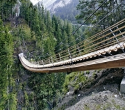 پلکان- پلی در سوئیس.jpg