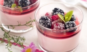 milk-shake-food-blueberries-raspberries-berries-mugs-glasses-leaf-694x417.jpg